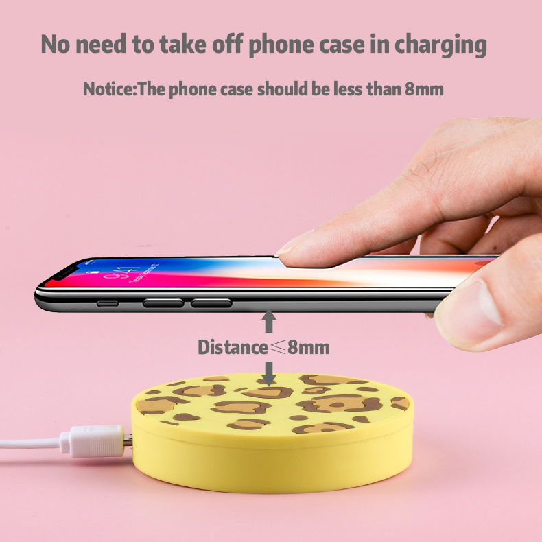 2021 New product Amazon wholesale 5V 2A 10W Universal Charger Fast Quick Charging Custom Wireless Charger Power Bank For iphone