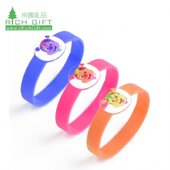 Free sample custom eco friendly material full color printing novelty silicone rubber wristband for kids