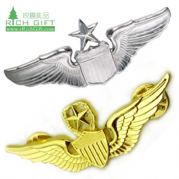 Custom design engraved 3d blank metal alloy airline gold silver pilot wings eagle pin badge emirates for aviation gifts